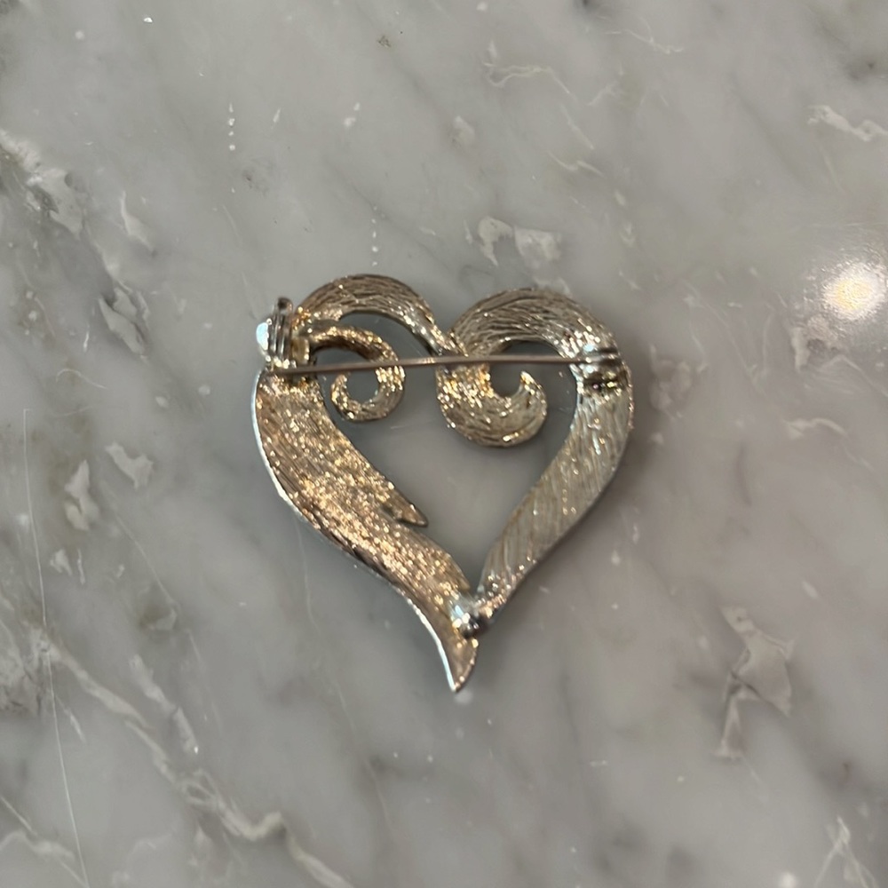 Heart broche - Picture 2 of 3